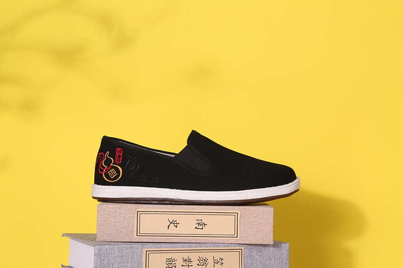 老北京布鞋市场前景如何?我们先看看这双鞋