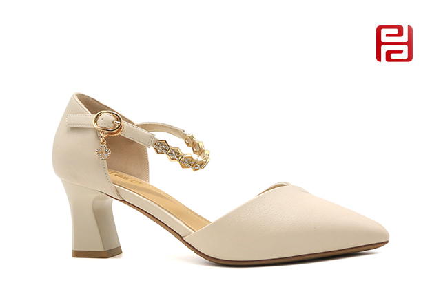 福连升夏季女鞋轻松工作中空鞋魅力时装凉鞋