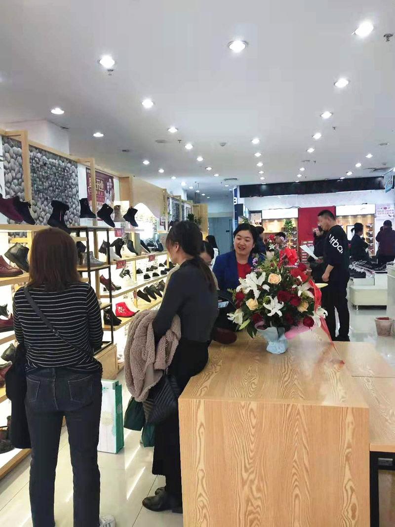 贺：福连升休闲鞋品牌河北唐山玉田加盟店正式开业！(图1)