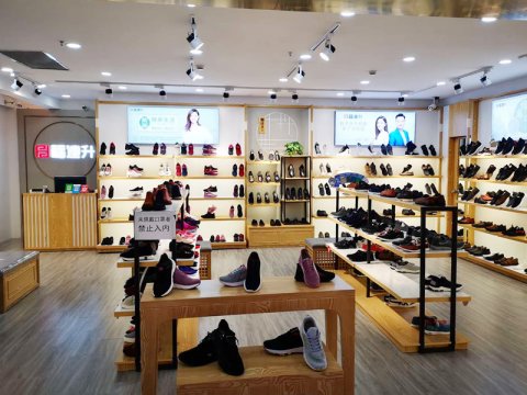 贺：内蒙古赤峰市松山区福连升北京布鞋华联店重装开业！