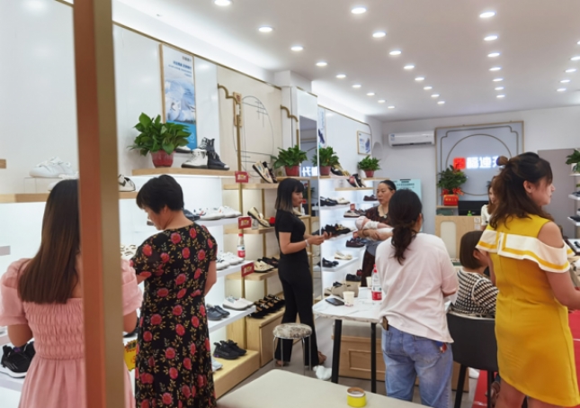 北京布鞋加盟生意怎么样？如何选择品牌和销售类型?