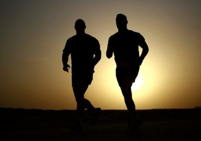 预防中年人足部疾病 做好保健很重要