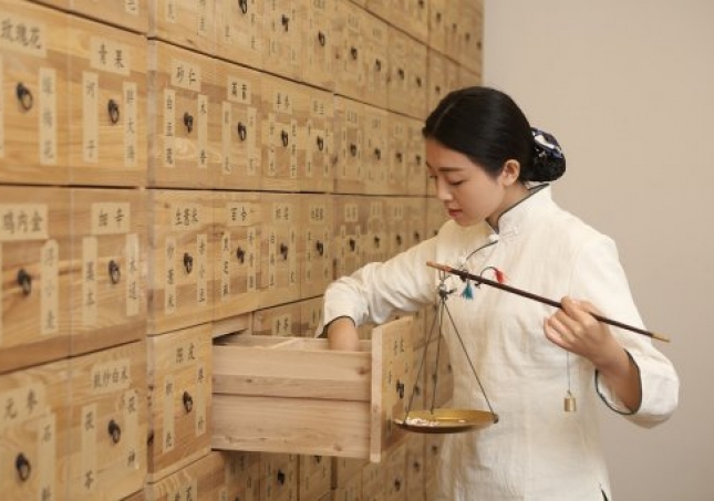 艾叶泡脚的作用-艾叶泡脚的功效