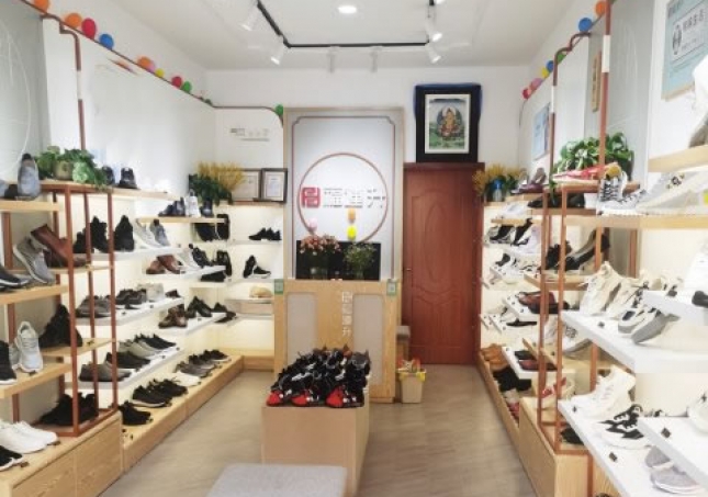 贺：福连升休闲鞋品牌青海玉树专卖店正式开业！