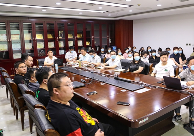 只争朝夕，不负韶华，福连升2020年半年度总结大会召开！福连升团队共前进！